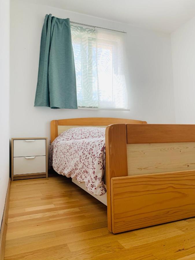 科斯特雷纳Apartman Marley公寓 外观 照片